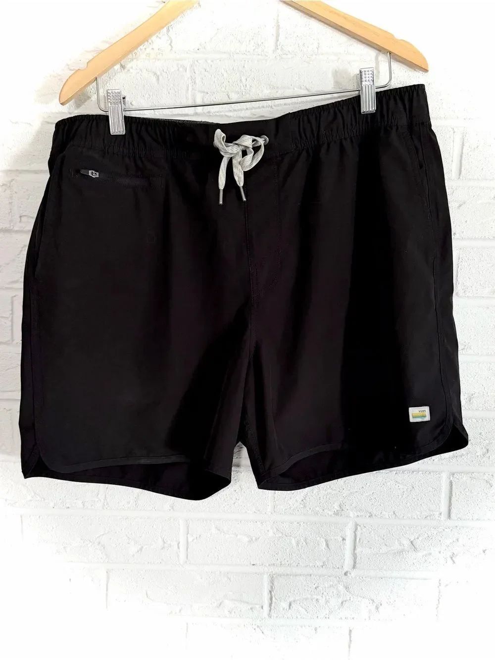 Vuori Banks Short Unlined 7" Black Size XL